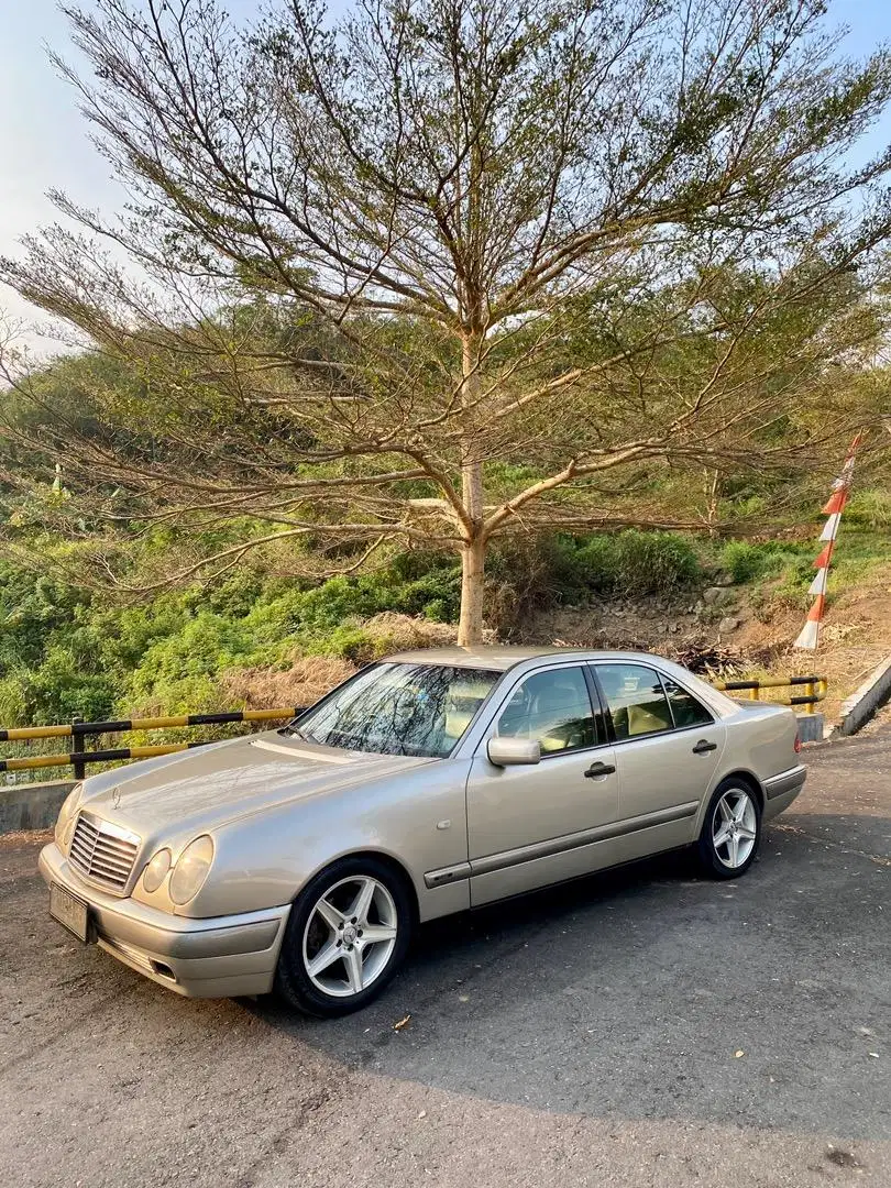 Mercedes Benz w210 E320 Automatic