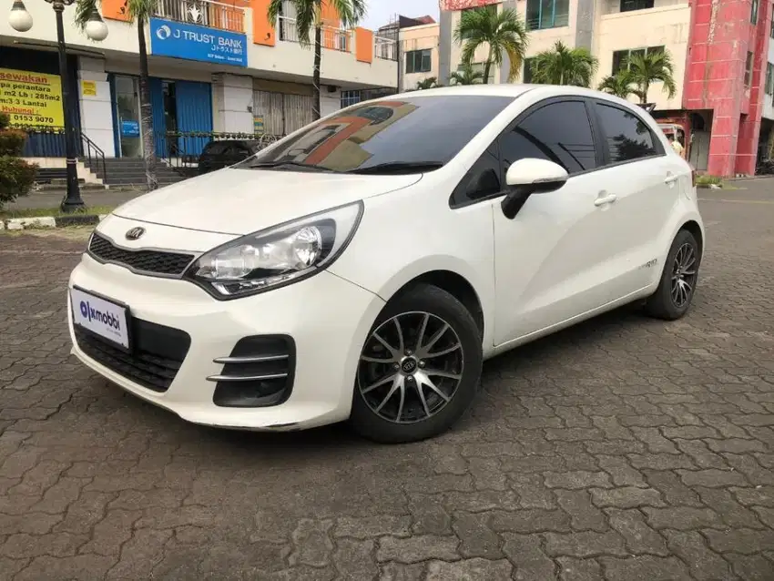 DP Rendah - Kia Rio 1.4 Bensin-AT 2015 Putih (AEL)