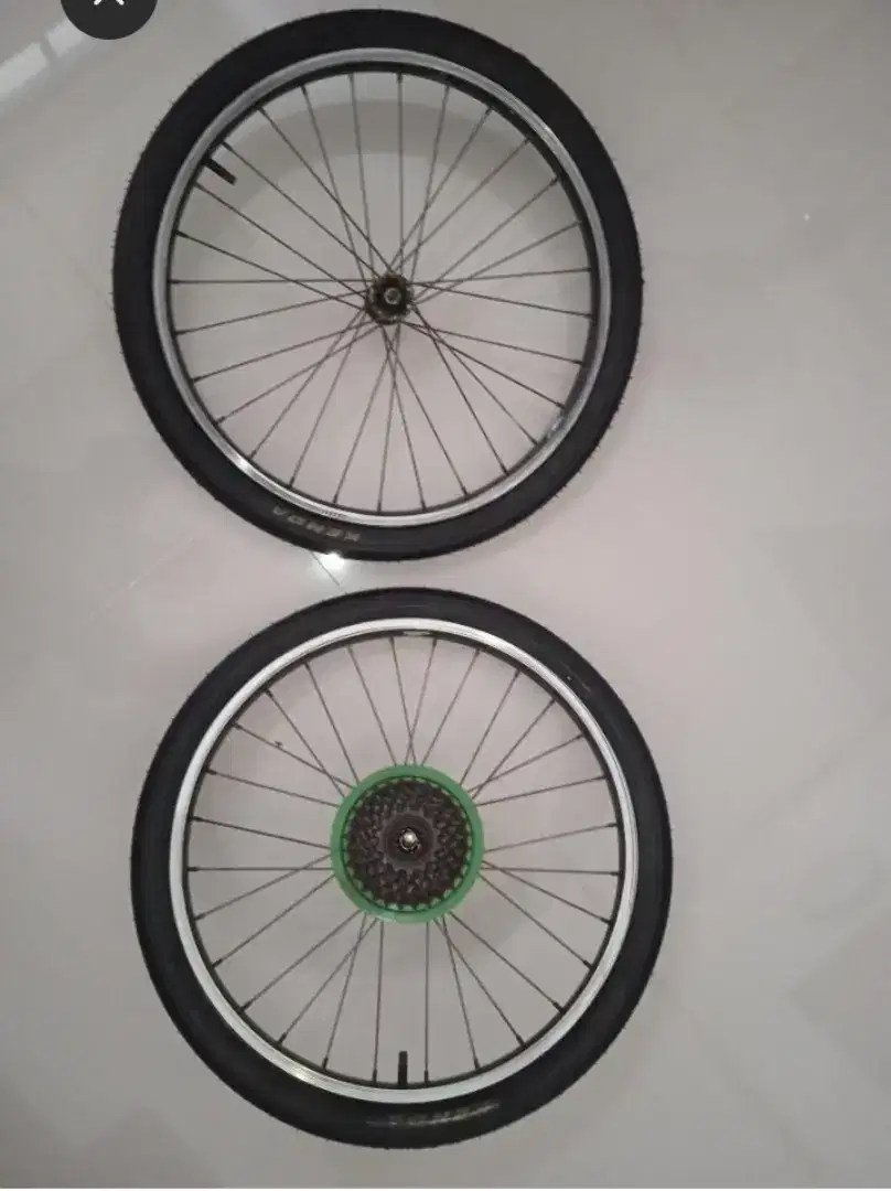 Velg sepeda 20 inch alloy kondisi bagus masih mulus