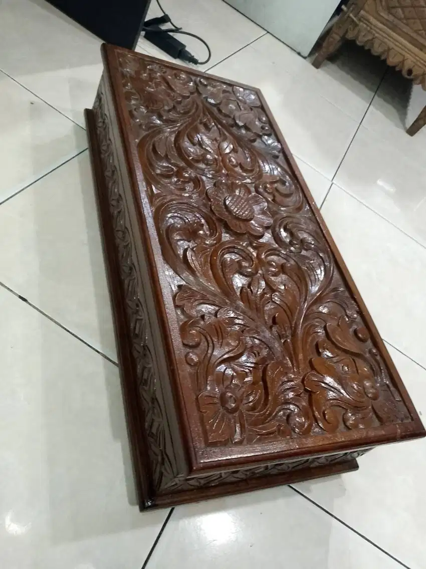 Peti Keris / peti Pusaka Kayu Jati Ukir