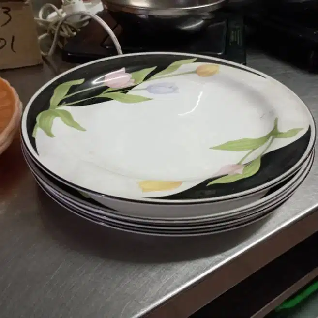 Piring Makan Keramik Porcelain Hankook Diamater 24 Cm