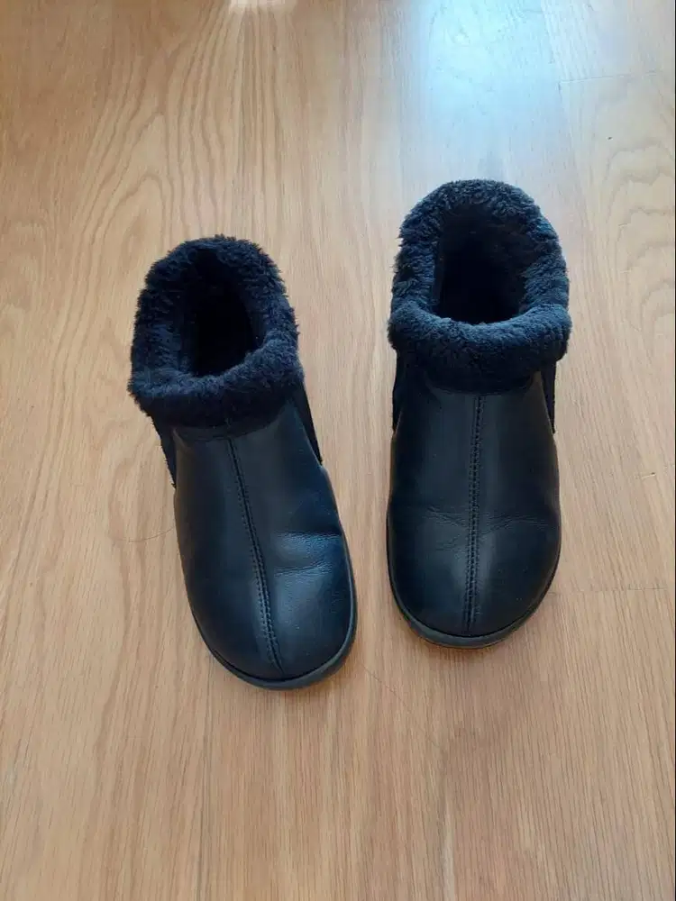 UGG Ankle Boots Wanita (Bekas)