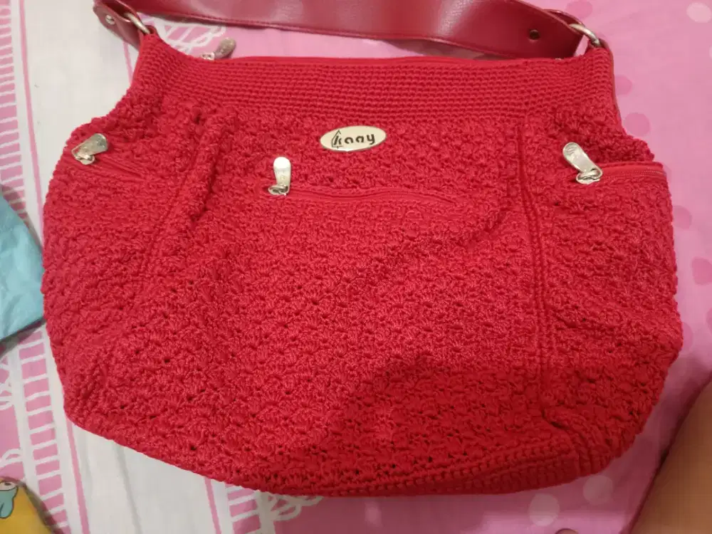 Tas rajut merk KAAY merah