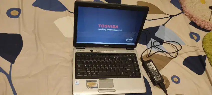 Laptop Toshiba RAM 2GB HDD 500GB