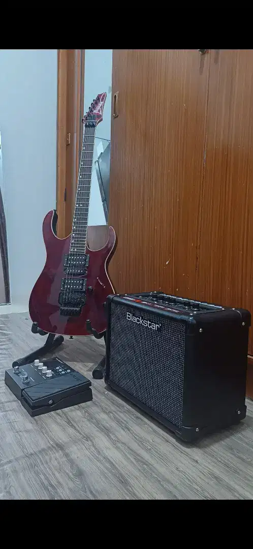 Gitar Ibanez & Ampli masih kondisi seperti baru