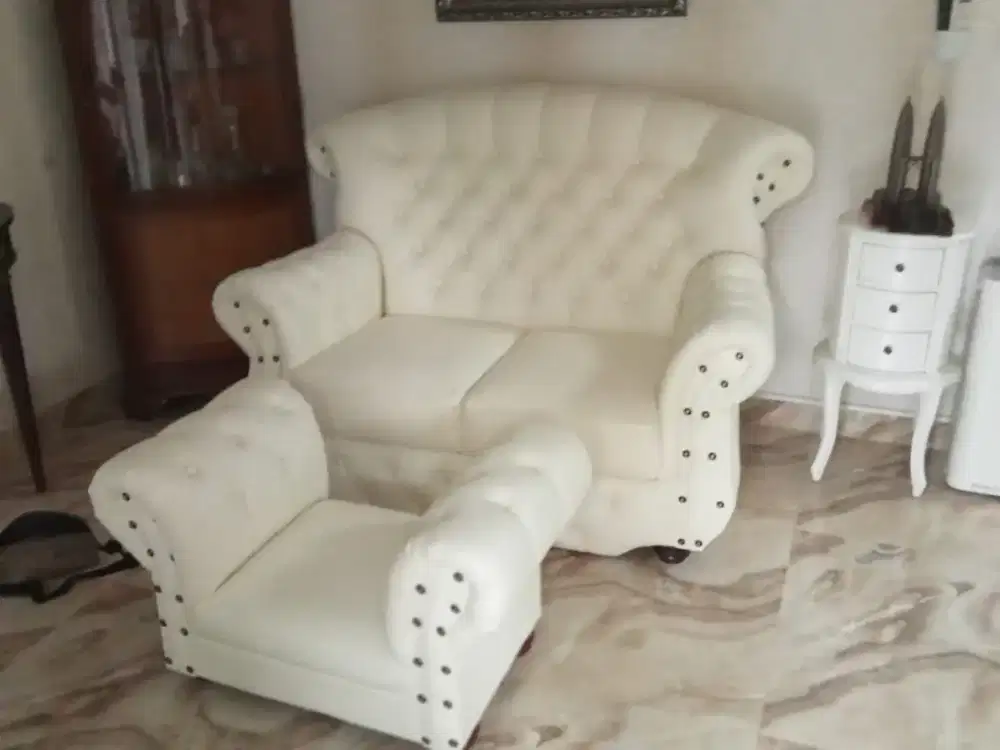Tukang service sofa