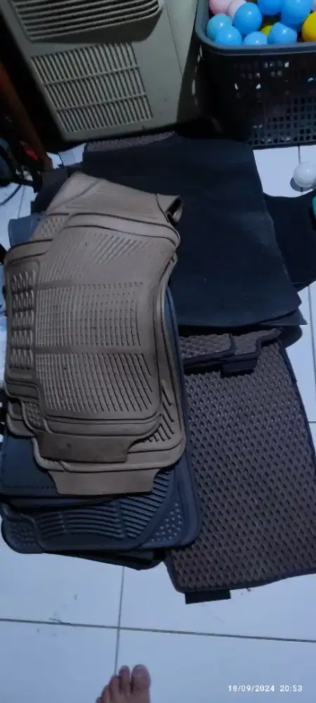 KARPET MOBIL APA SAJA OKE