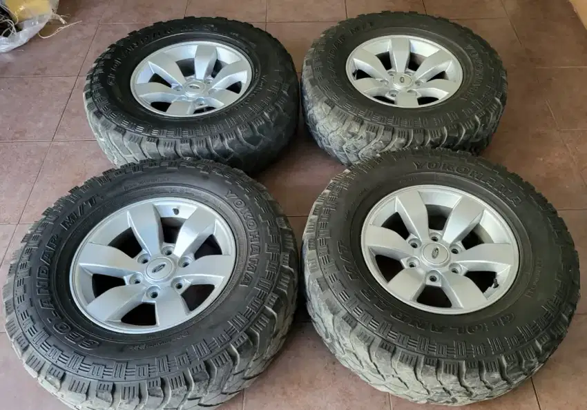Velg Ford Everest Ranger XL R16 pcd 6x139.7 ban MT kumho 265 75 16