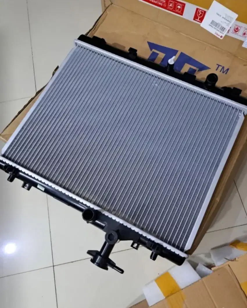 Radiator Suzuki Ertiga Manual merk trivindo