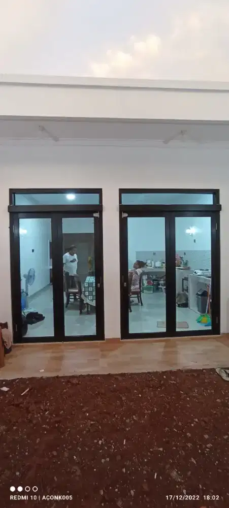 Kusen aluminium Dan kaca