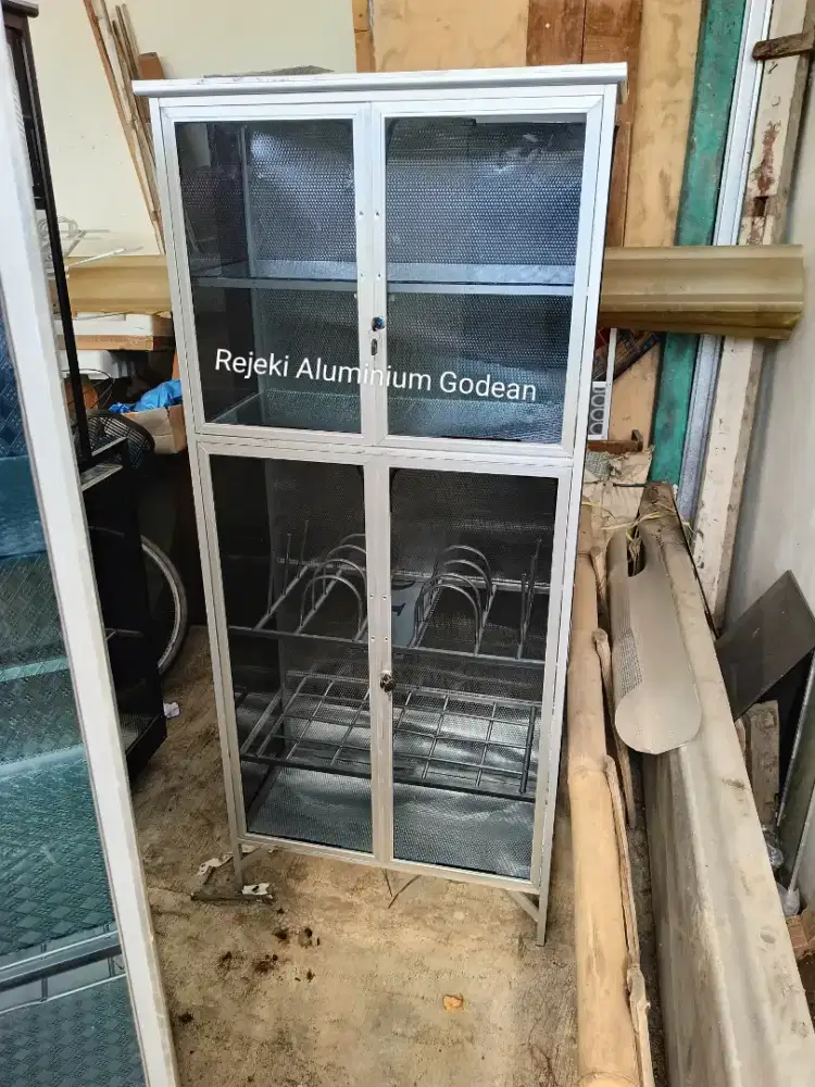 Rak piring 2 pintu box riben bawah keramik