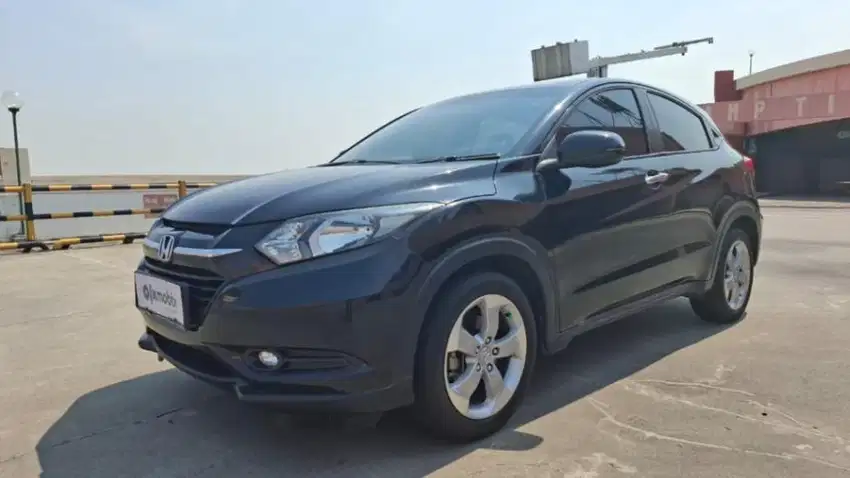 TDP 5Jt Honda HR-V 1.5 E Bensin-AT 2016 Hitam /