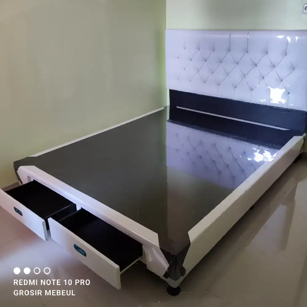 DIPAN SANDARAN LACI 160 X 200 CM