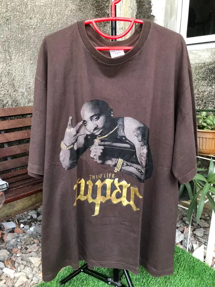 Kaos Hiphop Tupac Shakur