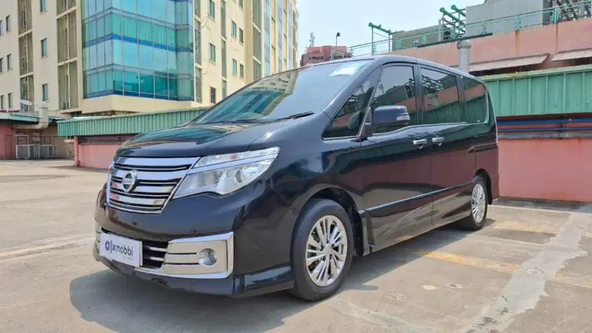 Pajak Panjang  Nissan Serena 2.0 Highway Star Panoramic -AT 2018 /