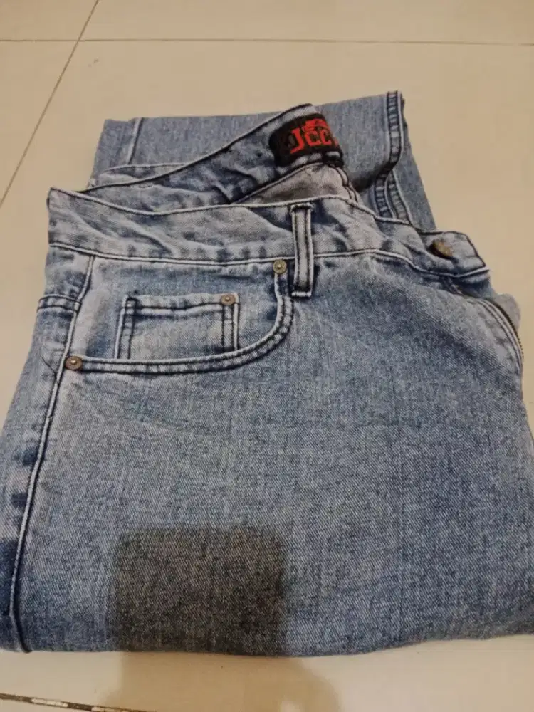 Celana jeans warna biru, jual murah aja