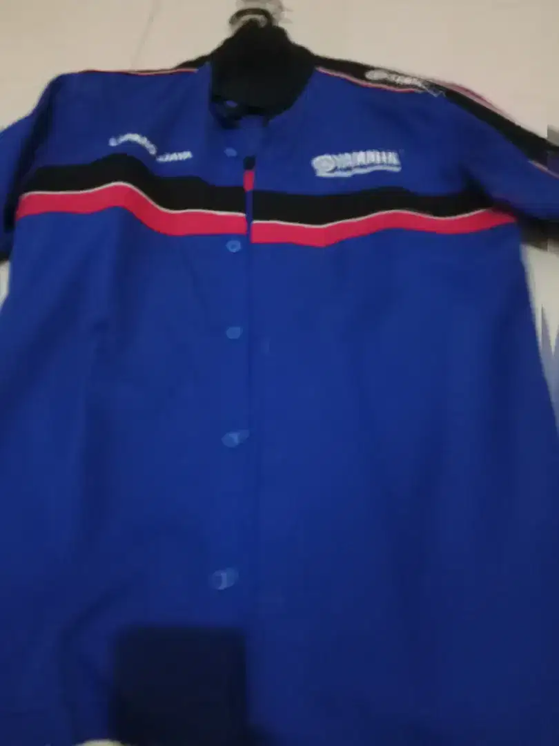 Baju berkerah yamaha