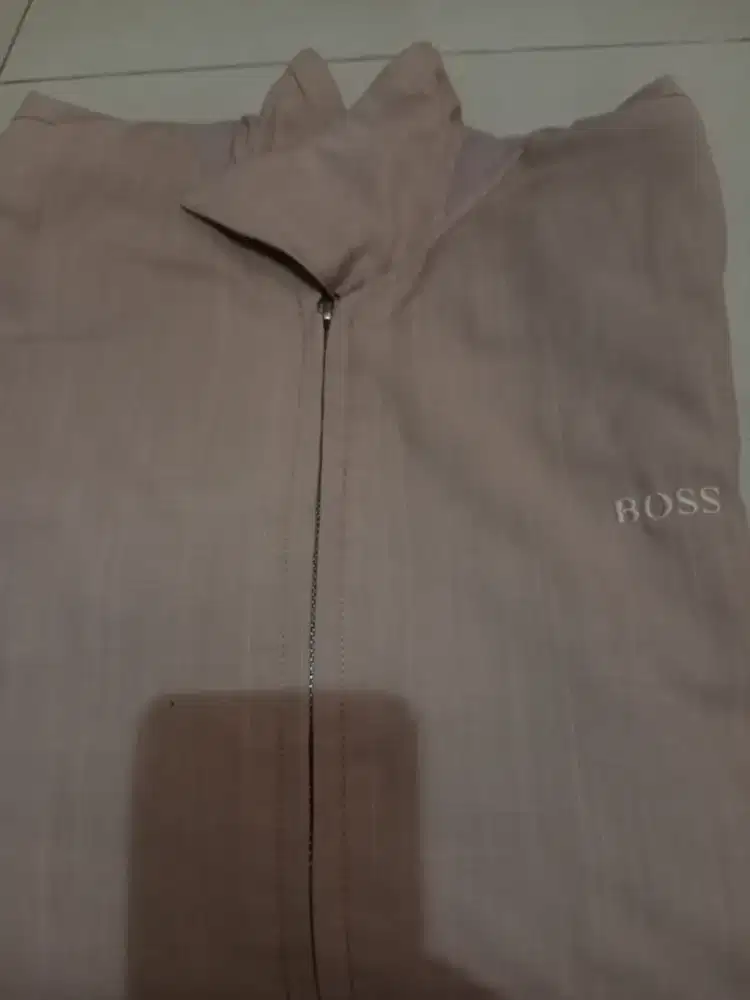 Jaket keren merk. BOSS, jual murah aja