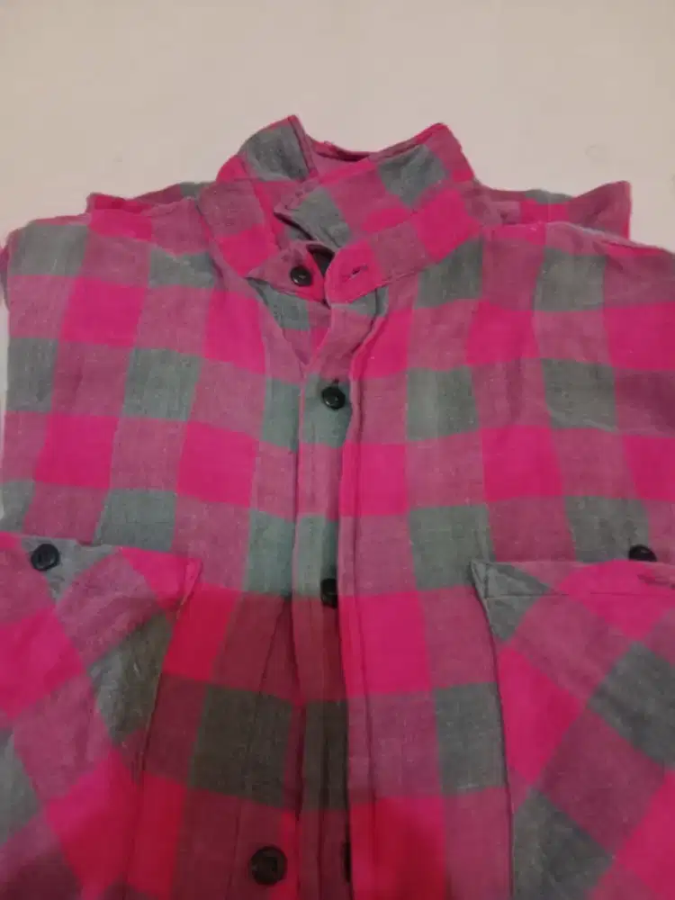 Baju panel warna merah masih bagus, jual murah aja