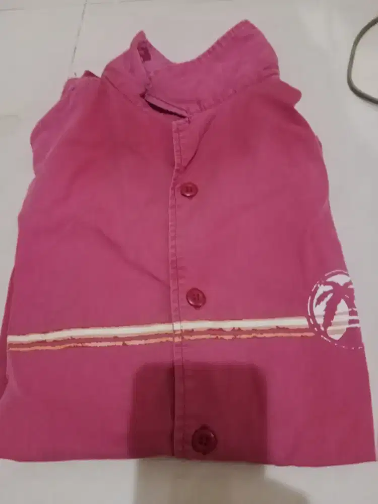 Kemeja warna merah ukuran xl