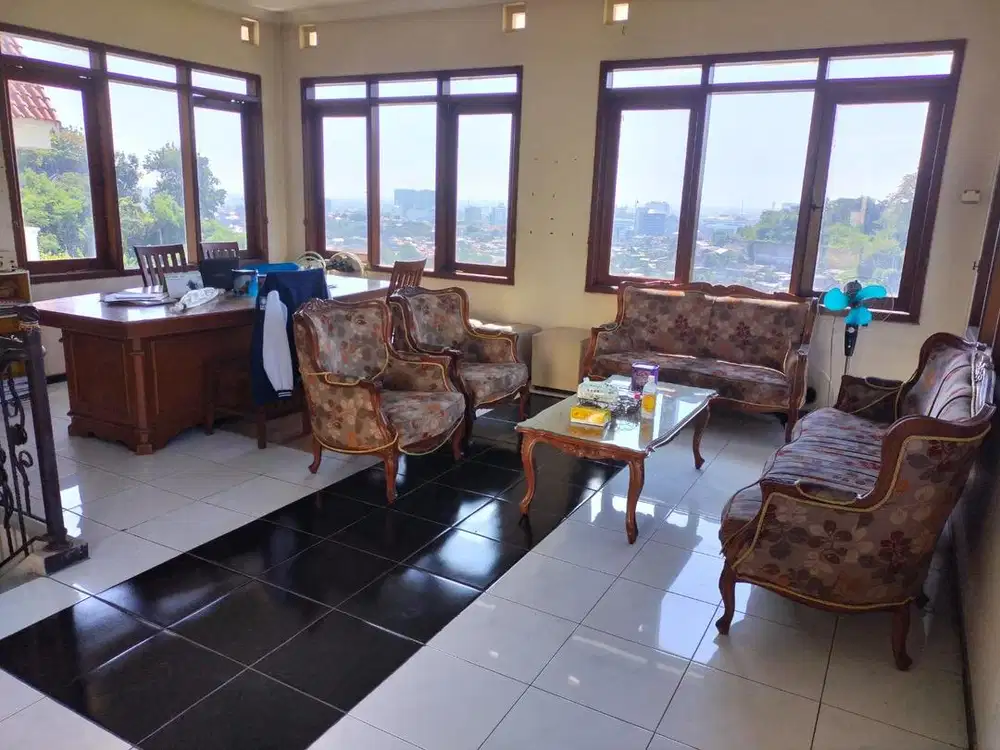 Rumah view City light kota semarang untuk usaha resto cafe dan bar