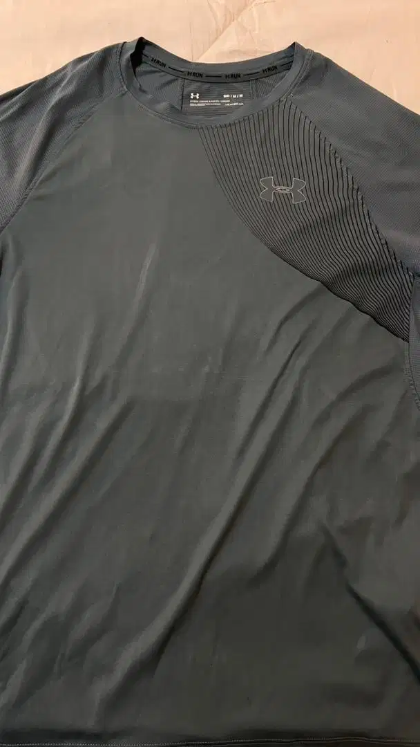 Underarmour Tshirt PRELOVED