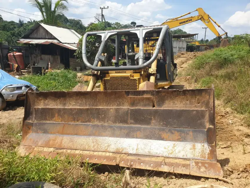 DOZER D85E-SS TILT BLADE th 2011 harga 500jt NEGO TIPIS