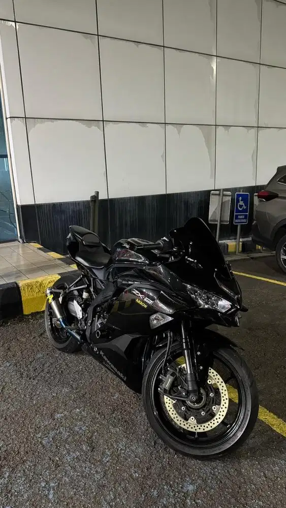 Kawasaki ZX25R non ABS Arrow