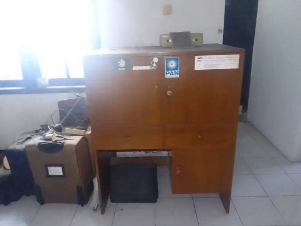 Jual Meja Rak antik dan kuno untuk di rumah