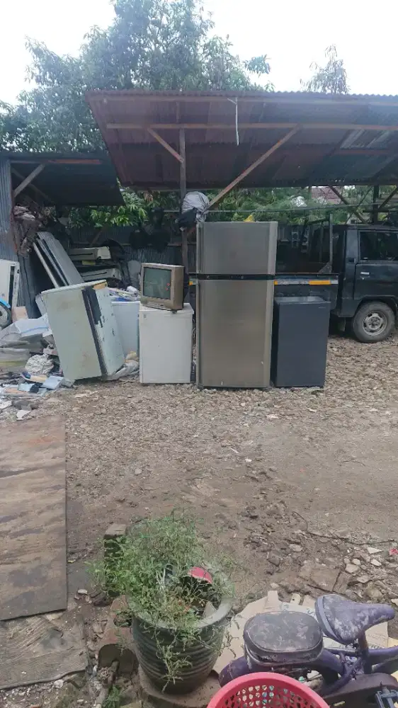 Beli kulkas bekas / rusak