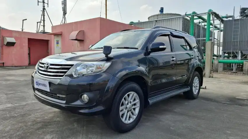 KM Rendah TDP 10Jt Toyota Fortuner 2.7 V Bensin-AT 2014 Hitam /