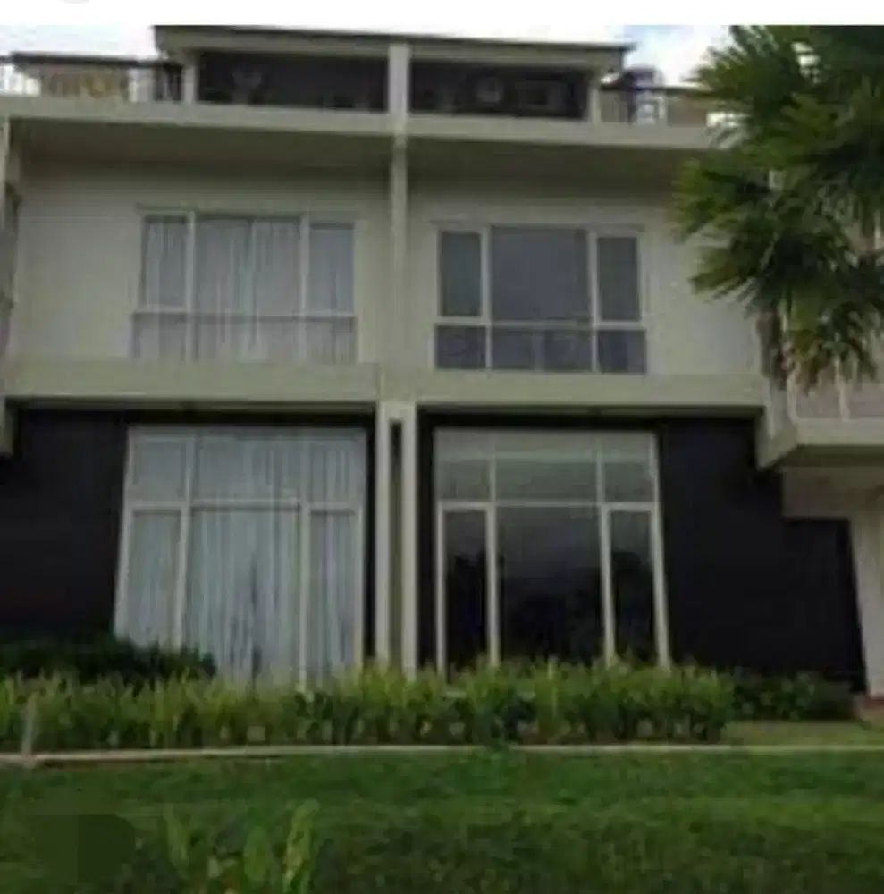 Disewakan rumah mewah fully furnish siap tempati lokasi  private.