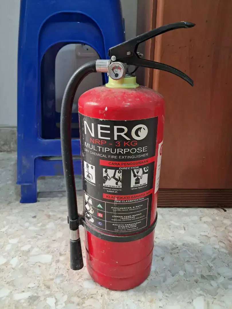 Alat pemadam kebakaran ringan (APAR)