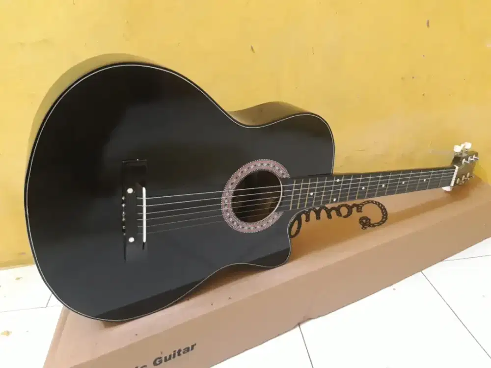 Gitar akustik ymahaa New black