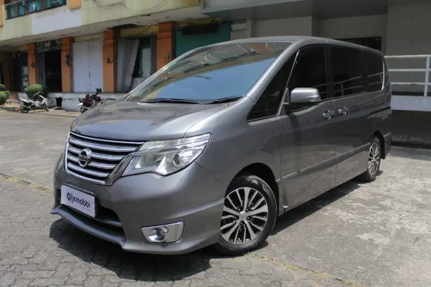 DP Rendah - Nissan Serena 2.0 Highway Star Bensin-AT 2016 Abu (SXL)