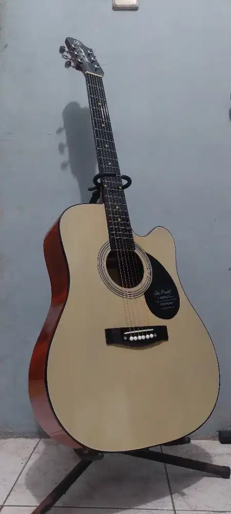 Gitar akustik jumbo tanambesi