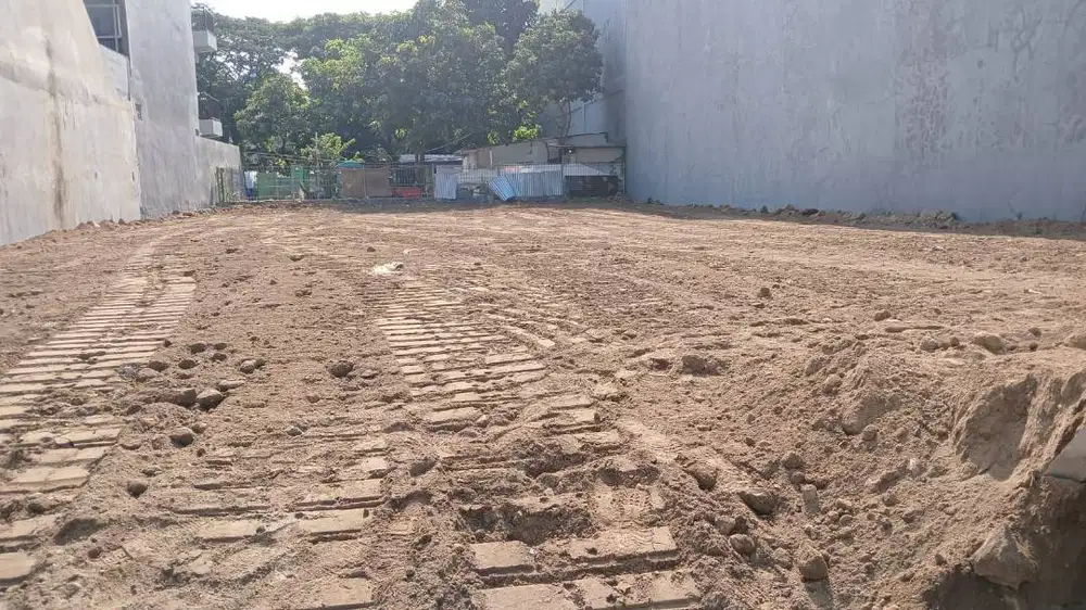 USAHA PADEL - DISEWAKAN KAVLING TANAH 460M2 DEKAT UK PETRA