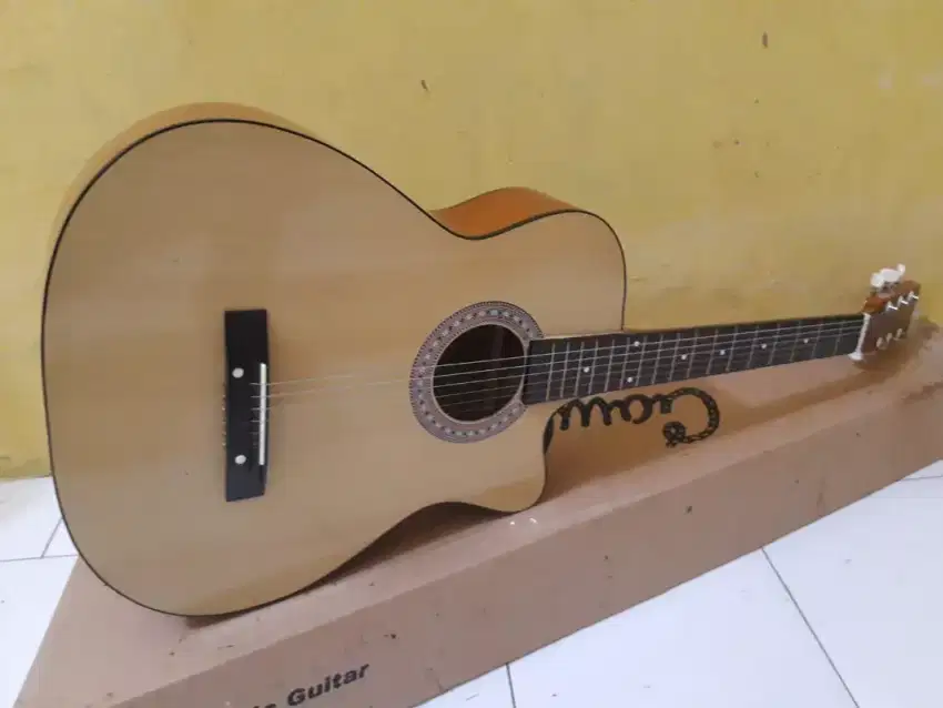 Gitar akustik ymahaa new natural