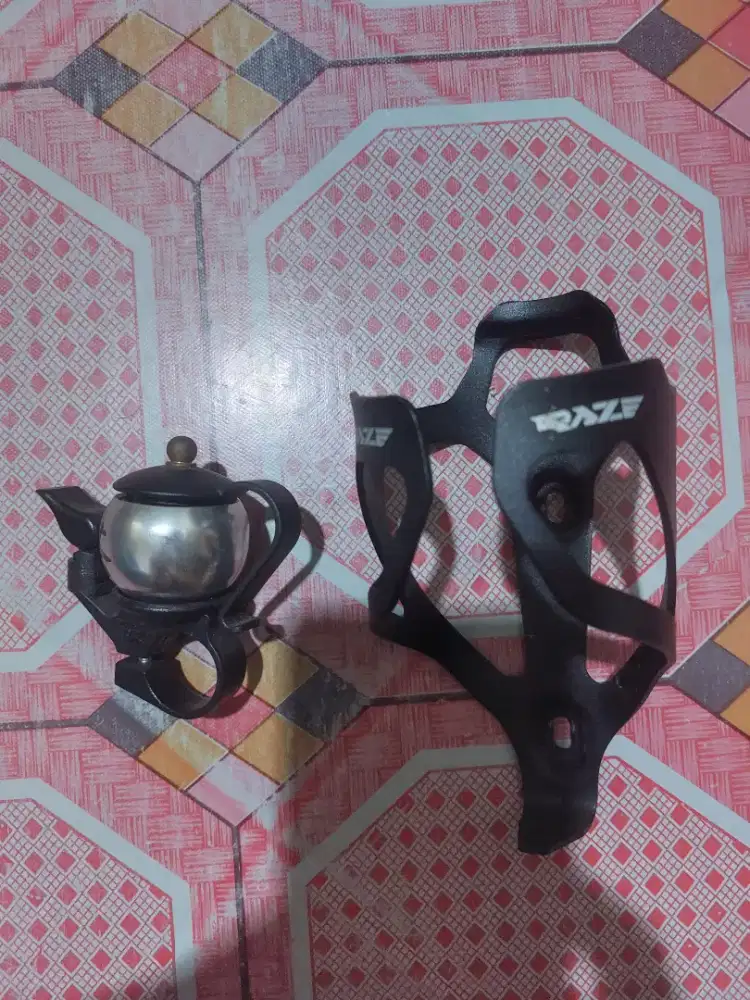 Jual tempat minum botol Raze buat di sepeda dan bel sepeda Original