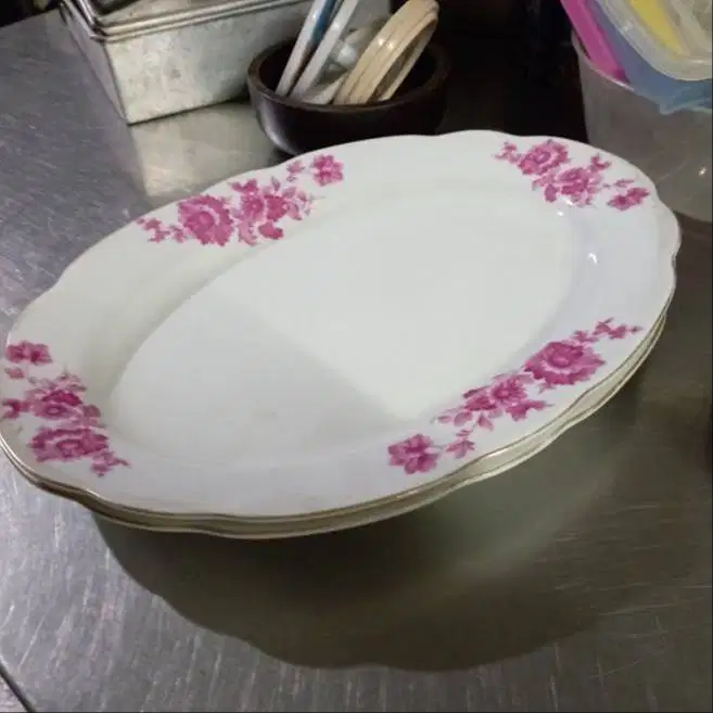 Piring Saji Vintage Keramik Porcelain 23x31 Cm