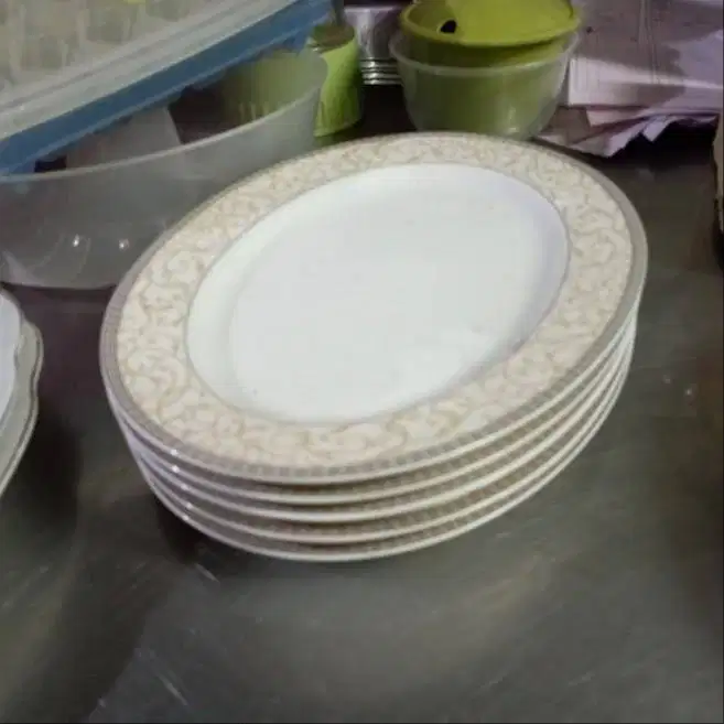 Piring Saji Mewah Keramik Porcelain Legacy 26x19 Cm