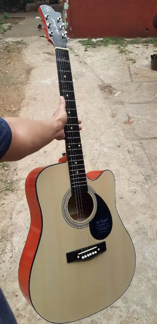 Gitar akustik jumbo tanambesi