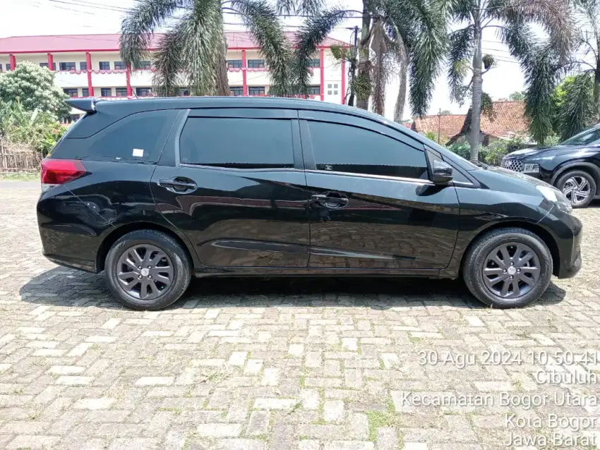Rental sewa mobil matic harian lepas kunci