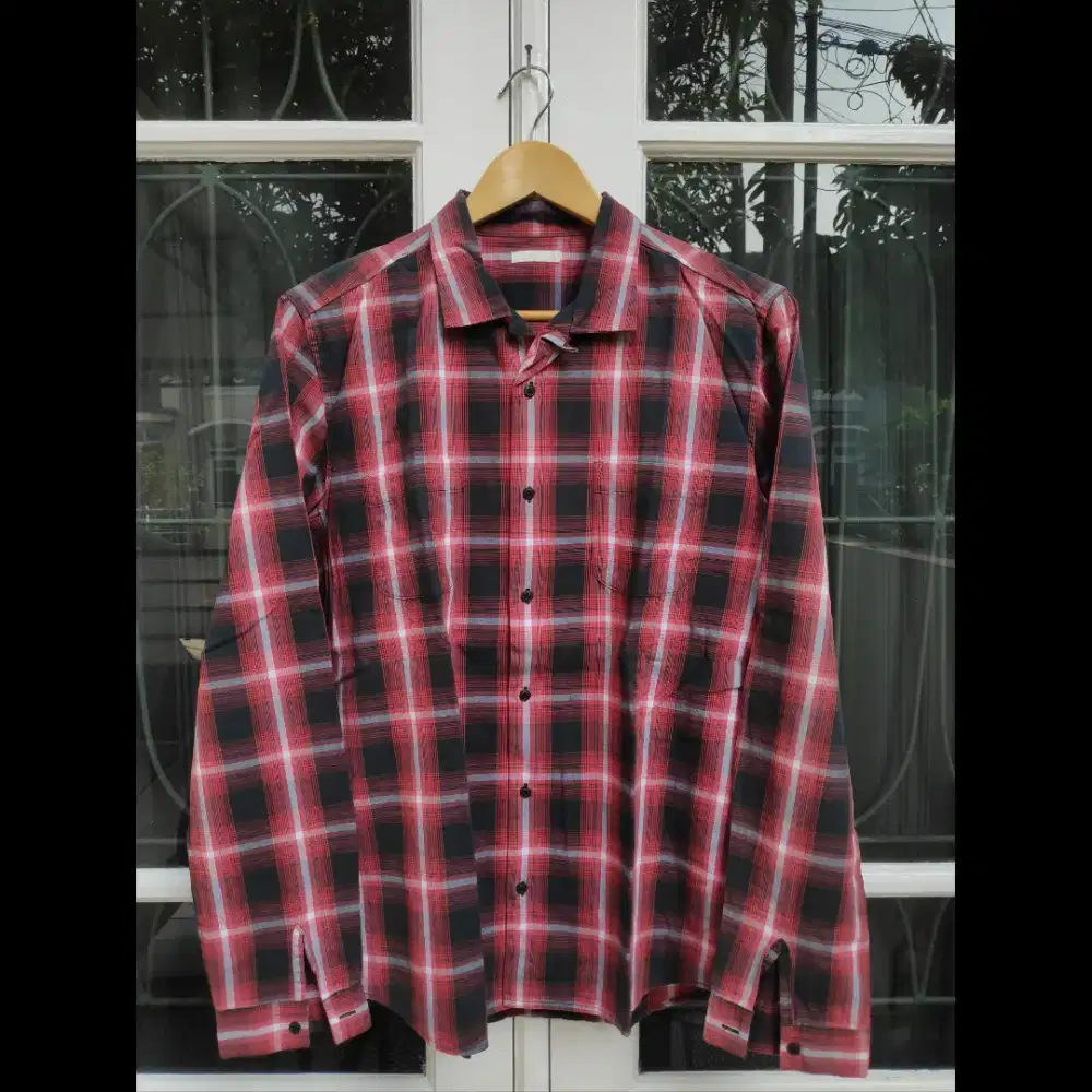 Kemeja panjang kotak GU