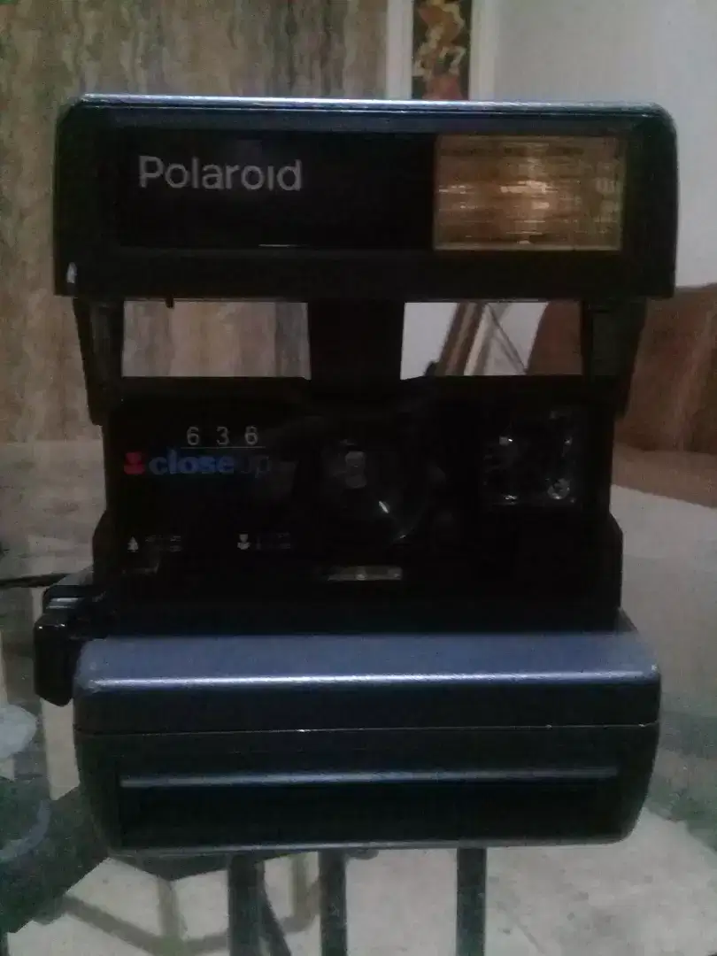 Kamera Polaroid 636 close up (lawas).