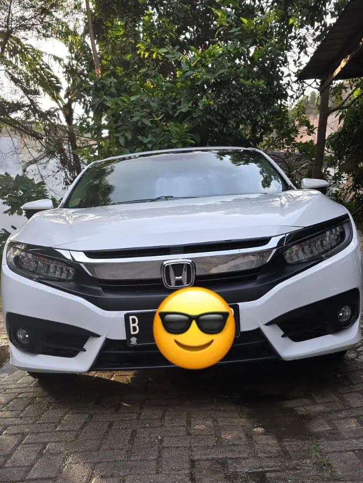 Dijual mobil honda civic tahun 2016 kondisi mulus dan terawat