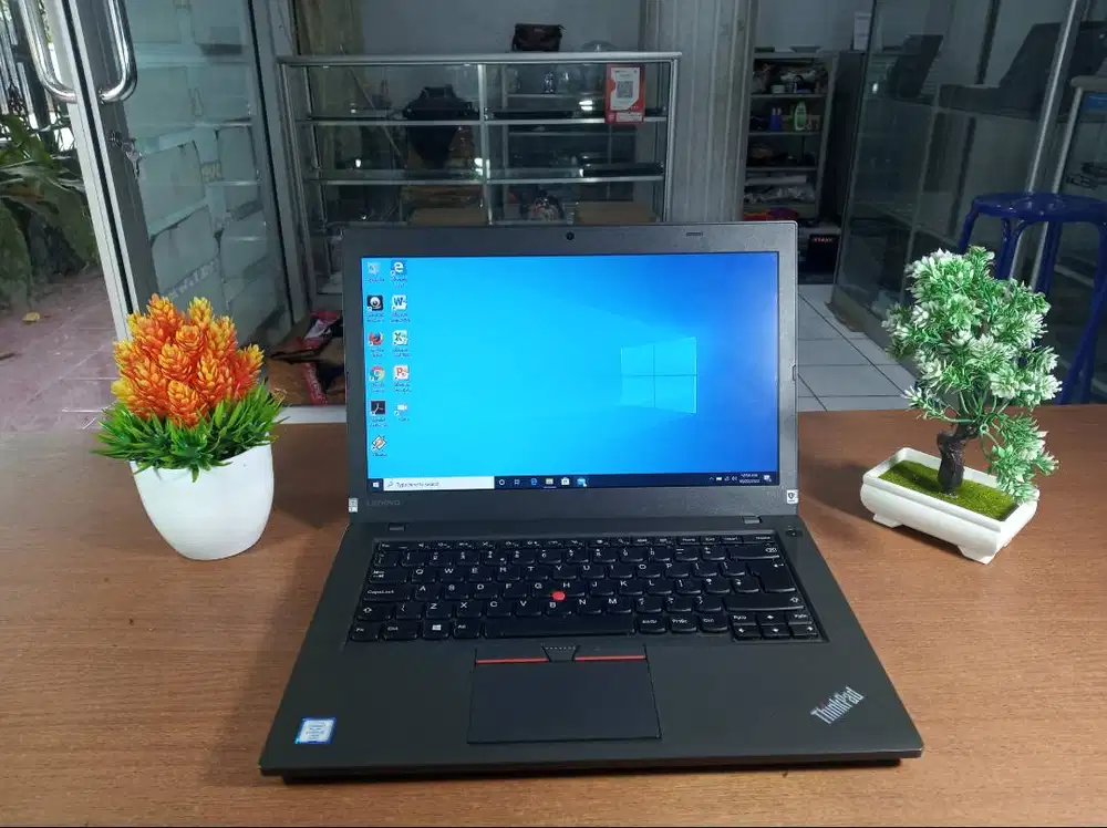 Thinkpad T460 Core i5 Gen6 Ram 8 GB SSD 256 GB Lptp  Bisnis Siap Kerja