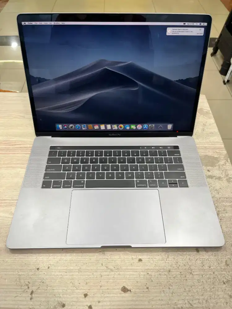 MACBOOK PRO 2019 15 INCHI CORE I9 16/512 GB SECOND ORIGINAL