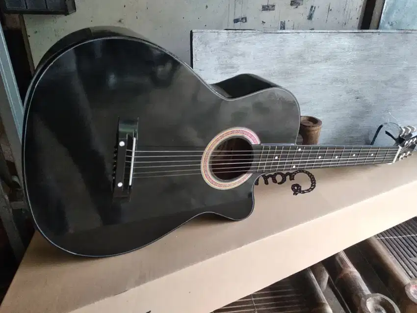 Gitar akustik ymahaa New black