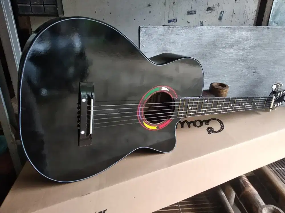 Gitar akustik ymahaa New black